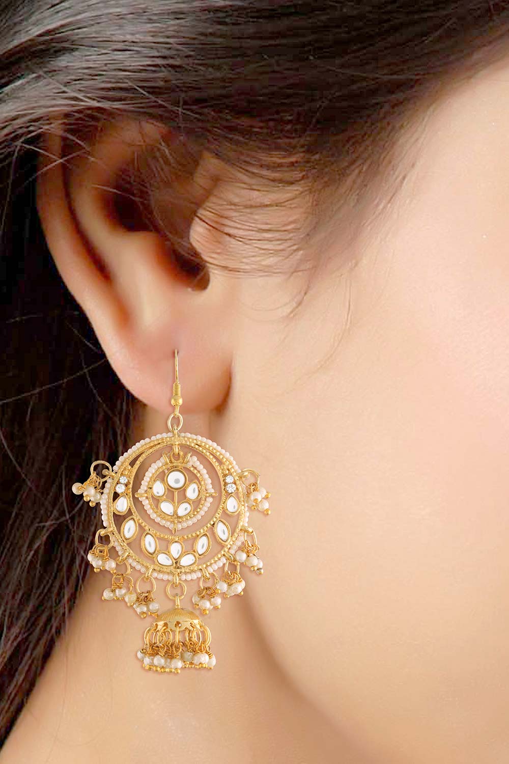 Buy Women's Alloy Faux Kundan Maang Tikka With Earring in White