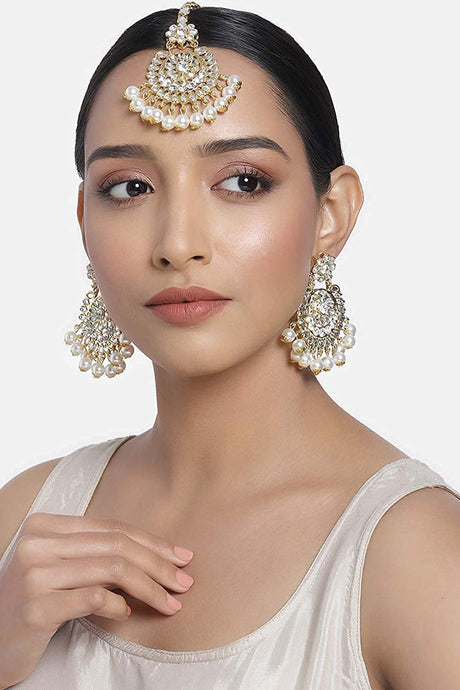 Buy Women's Alloy Kundan Maang Tikka With Earring in White