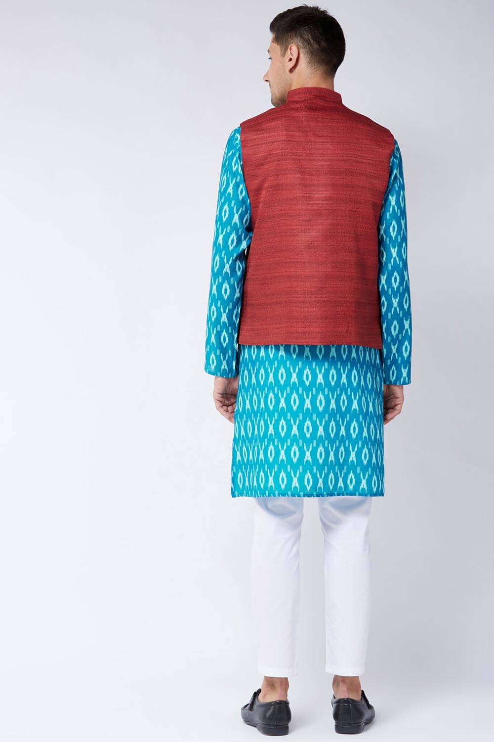 Buy Men's blended Cotton Ikkat Printed Kurta Set in Turquoise - Back