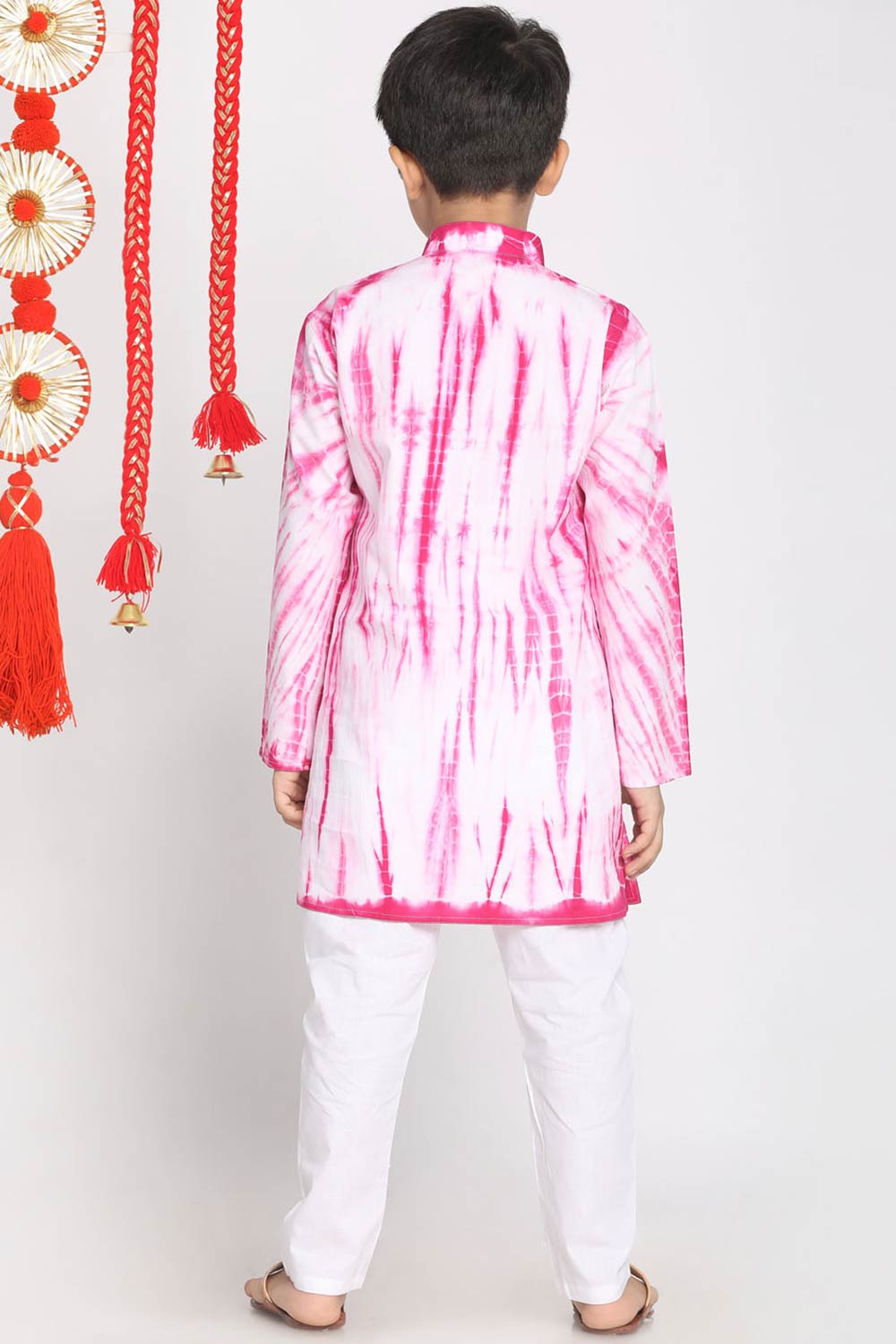 Boys Pink And White Kurta Pajama Set & Girls Pink And White Kurta, Leggings & Dupatta Set