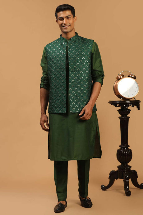 Buy Men's Green Silk Blend Sequin And Thread Emboridery Kurta Pajama Jacket Set Online