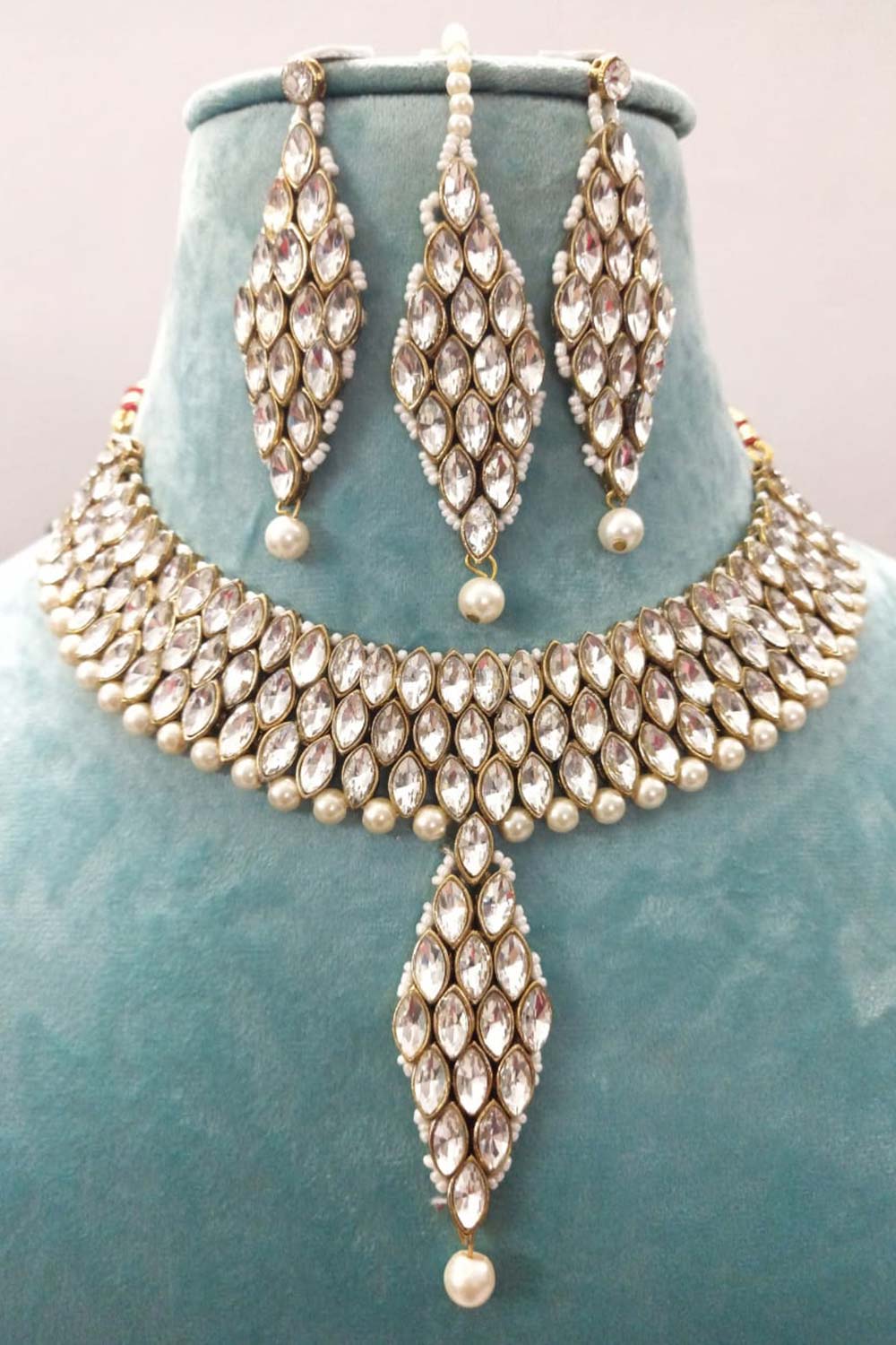 Crystal Sparkling Necklace Set With Earrings & Maangtika