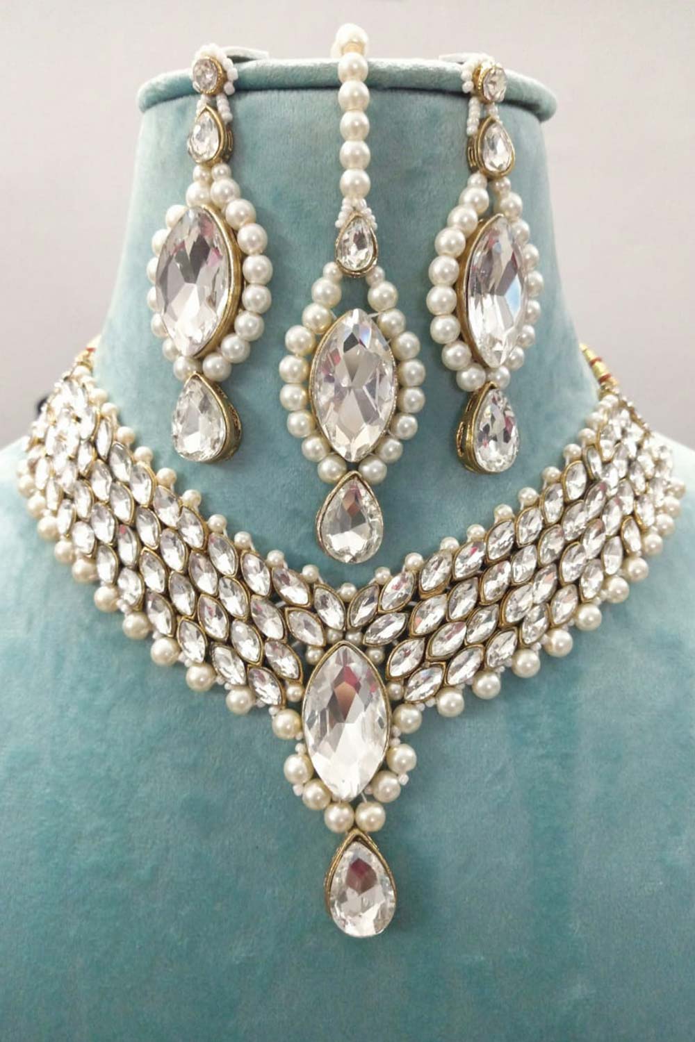 Crystal Sparkling Necklace Set With Earrings & Maangtika