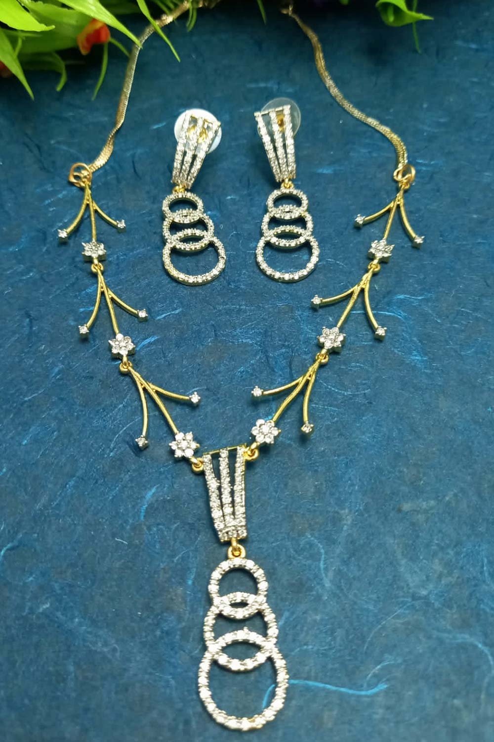 White American Diamond Necklace Set