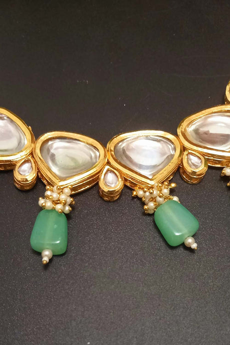 Green Brass Shine Gold Plated Kundan Necklace Set With Maangtika