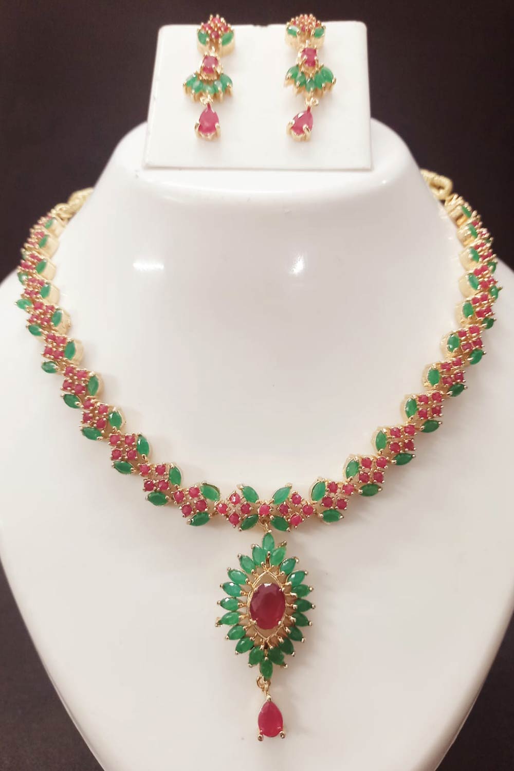 Buy Women's Brass Necklace Set in Green Online