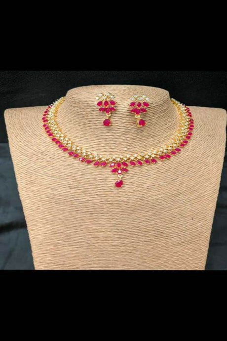 Buy Women's Brass Chokar Necklace Set in Red Online - Zoom In